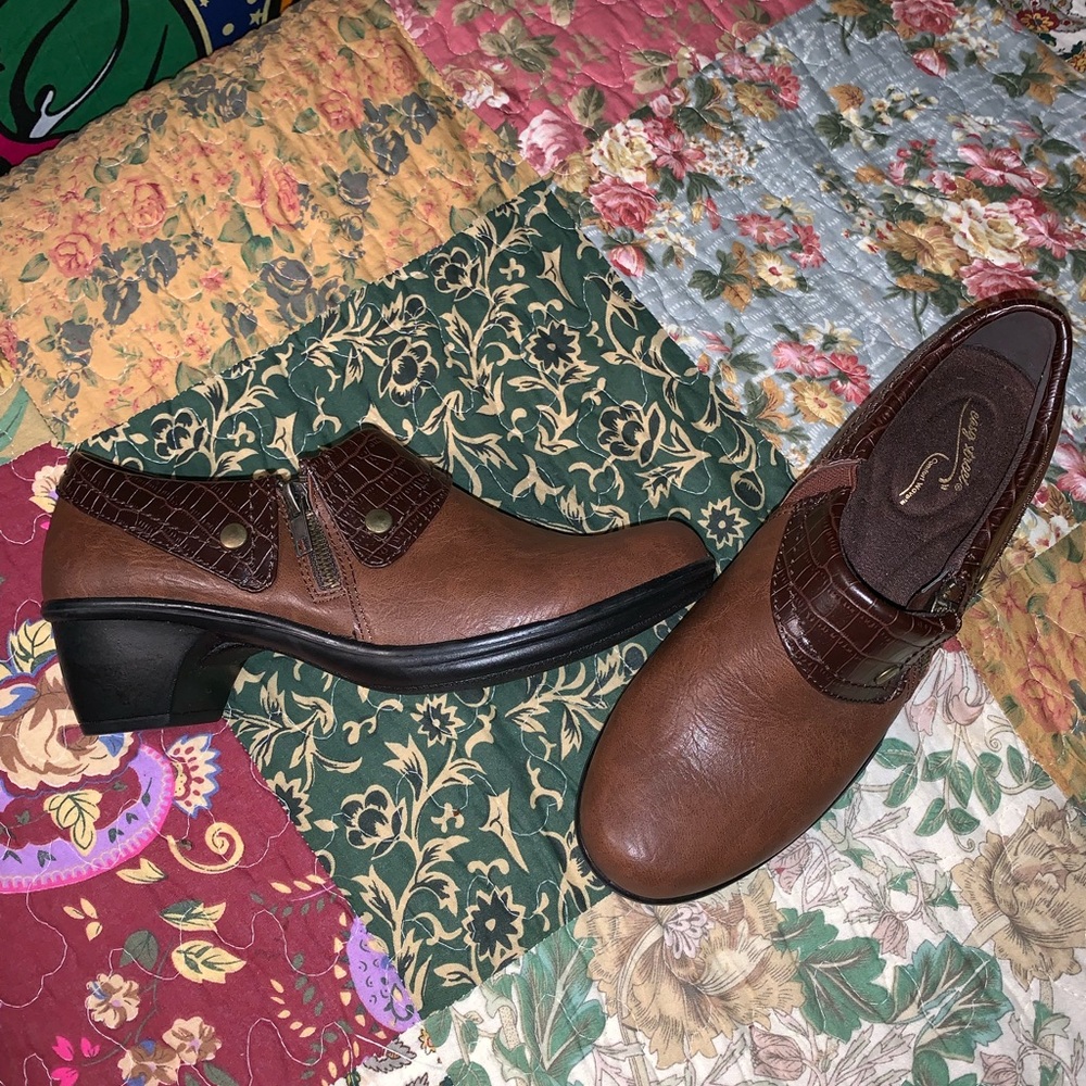 NEW Casy Street lowcut booties
